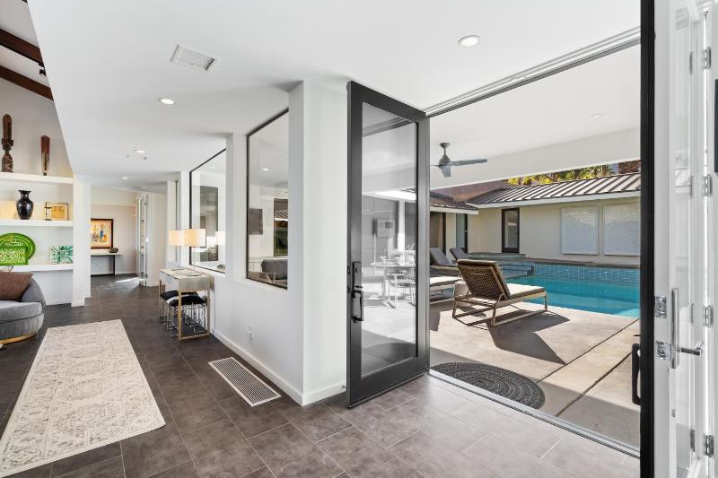 Palm Springs Confidential - image 45