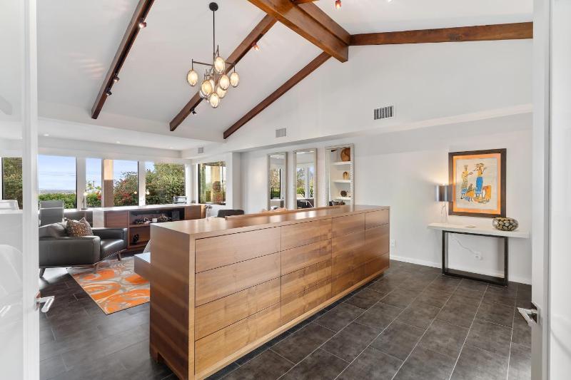 Palm Springs Confidential - image 37