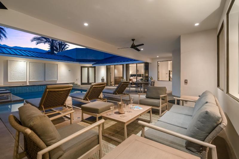 Palm Springs Confidential - image 34
