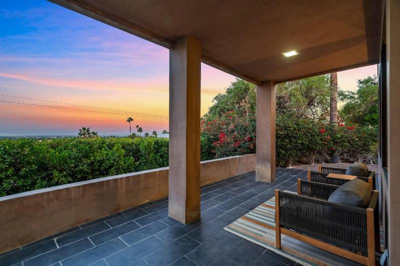 Palm Springs Confidential - image 28