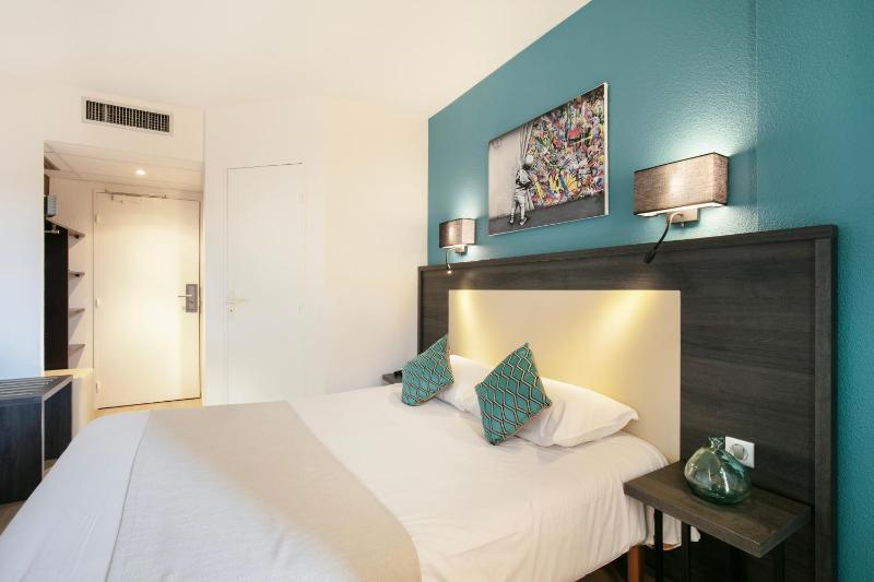 Double Room - City Side image 3