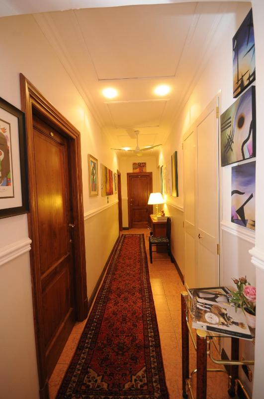 Family Room (6 Adults) image 1