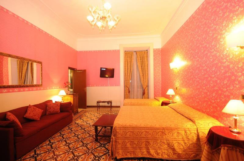 Quintuple Room (5 Adults) image 3