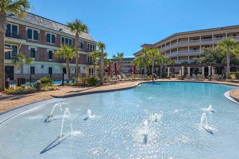 The Village Happy Life Condo - Private Beach Access Pool & Hot Tub - image 12