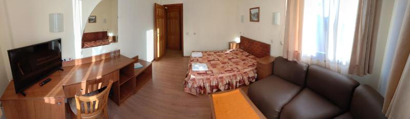 Deluxe Double Room with Air-Condition image 3