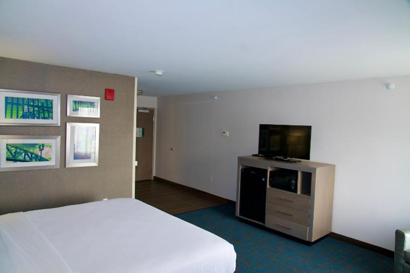 Deluxe Studio King Room - Non-Smoking image 2