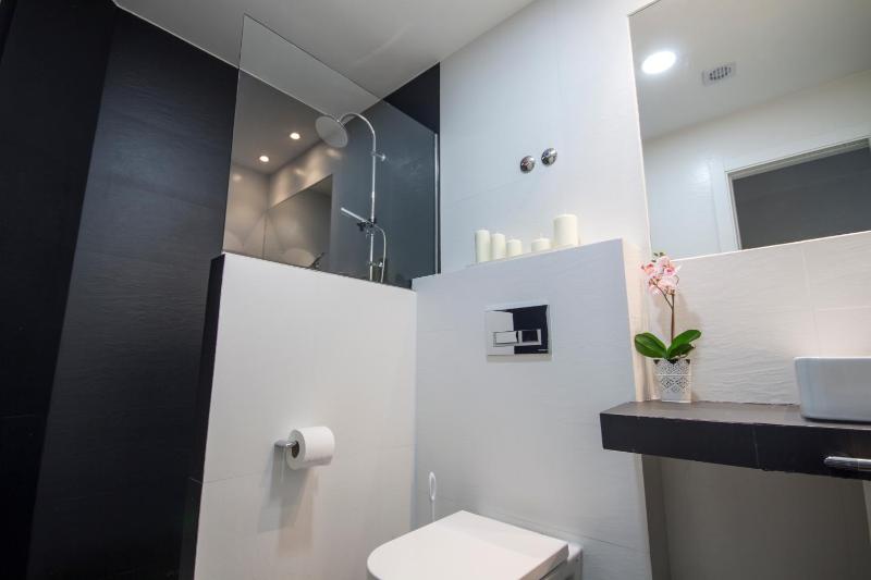 Hostal Overnight Madrid - image 13