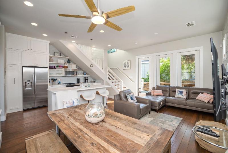 The Oyster House - Pet Friendly! GOLF CART INCLUDED! - image 16