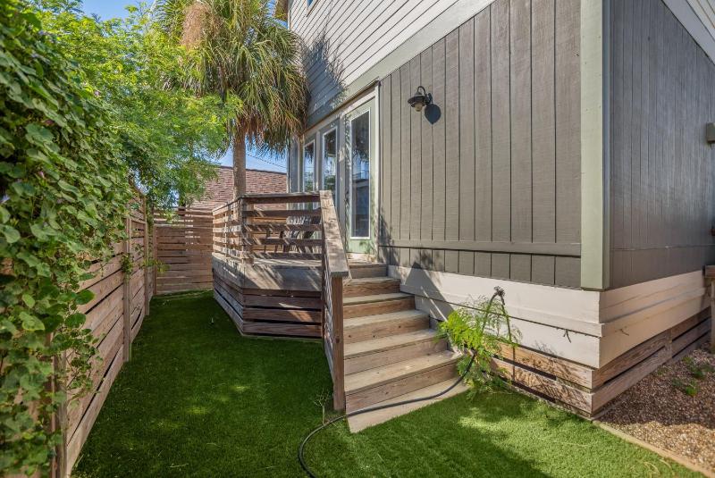 The Oyster House - Pet Friendly! GOLF CART INCLUDED! - image 22