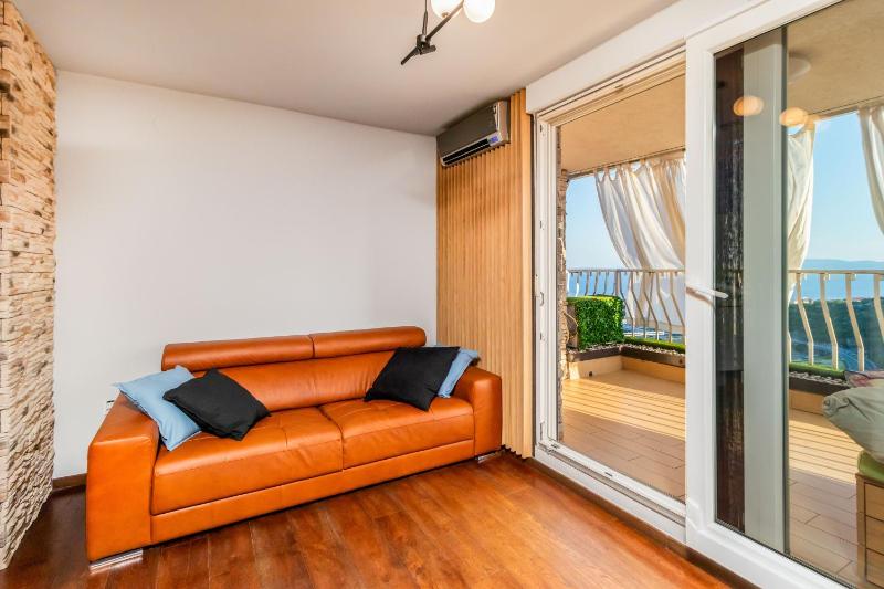 Apartment Lucky home - image 20