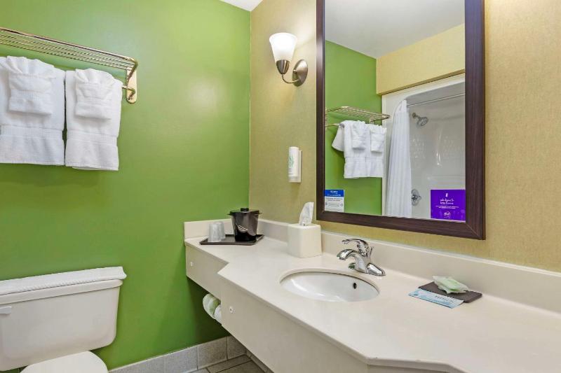 King Room image 2