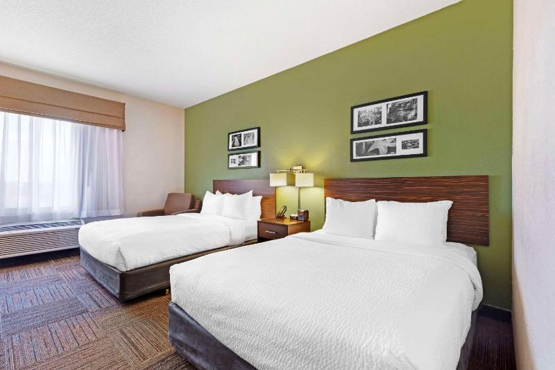 Double Room with Two Double Beds - Non-Smoking image 4