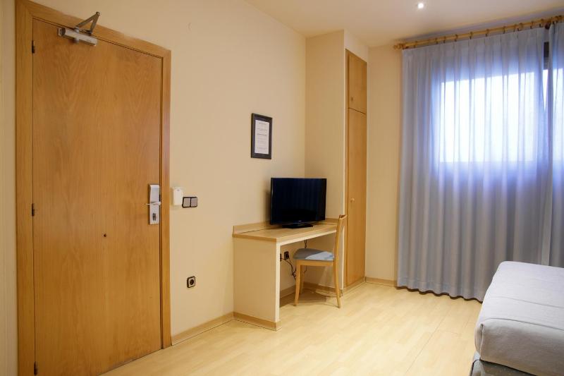 One-Bedroom Apartment image 2