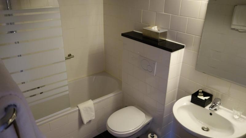 Quadruple Room image 2