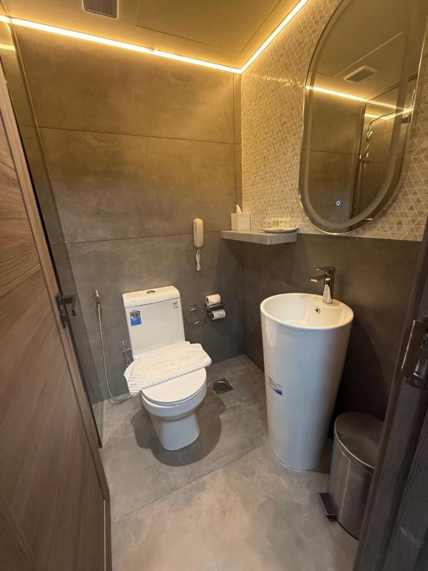 Deluxe Twin Room image 1
