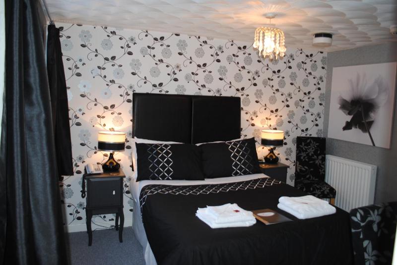 Superior Double Room image 2