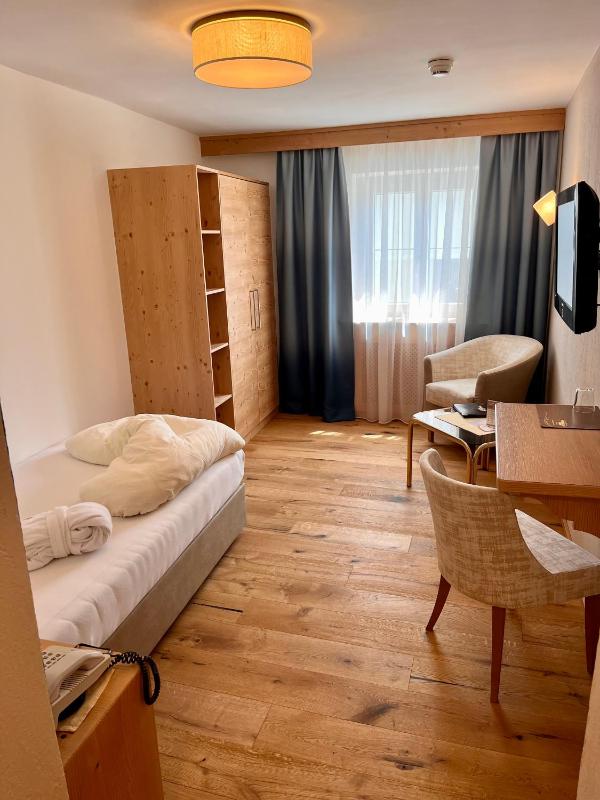 Single Room image 3