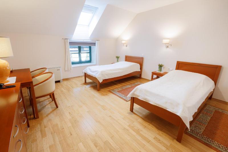 Double or Twin Room with Parking image 3