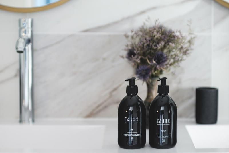 Two Connecting Double Rooms image 2