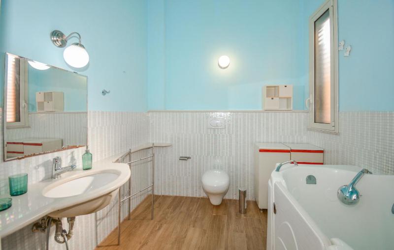 Awesome Home In Siracusa With Wifi - image 6