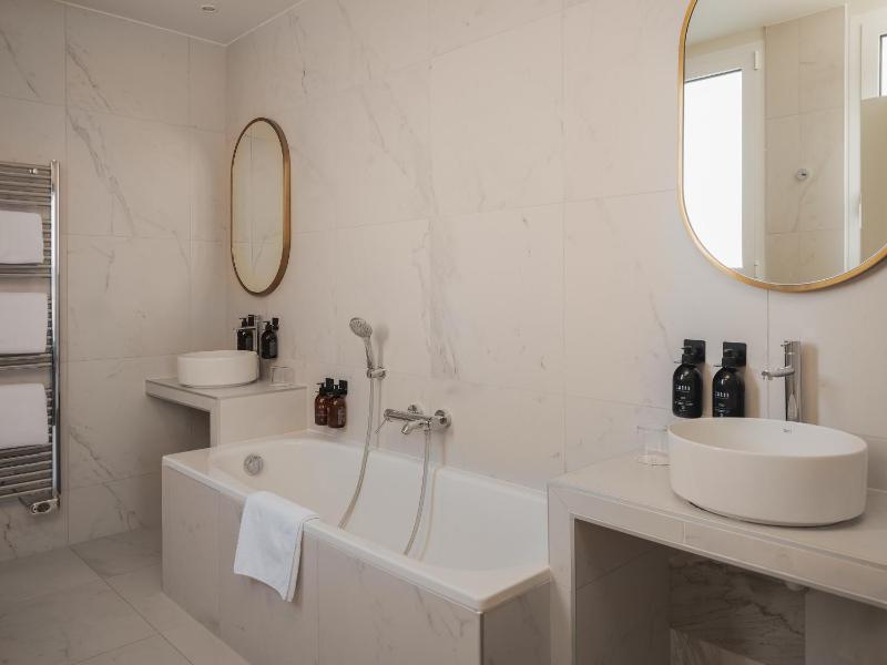 Junior Suite with Terrace image 4