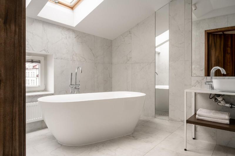 Superior Double  or Twin Room with Bathtub image 1