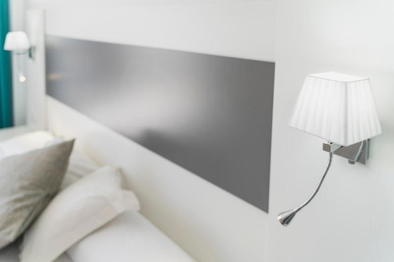 Twin Room image 2