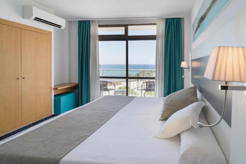 Queen Room with Sea View image 1