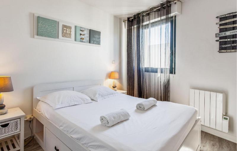 1 Bedroom Lovely Apartment In La Rochelle - image 3