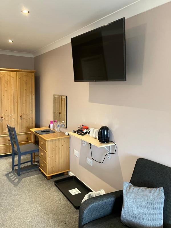 Family Room image 4