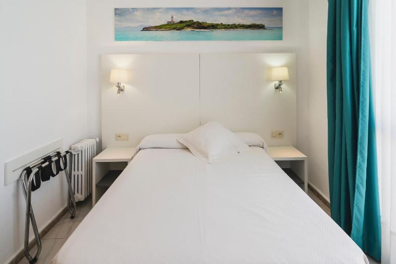 Single Room image 1