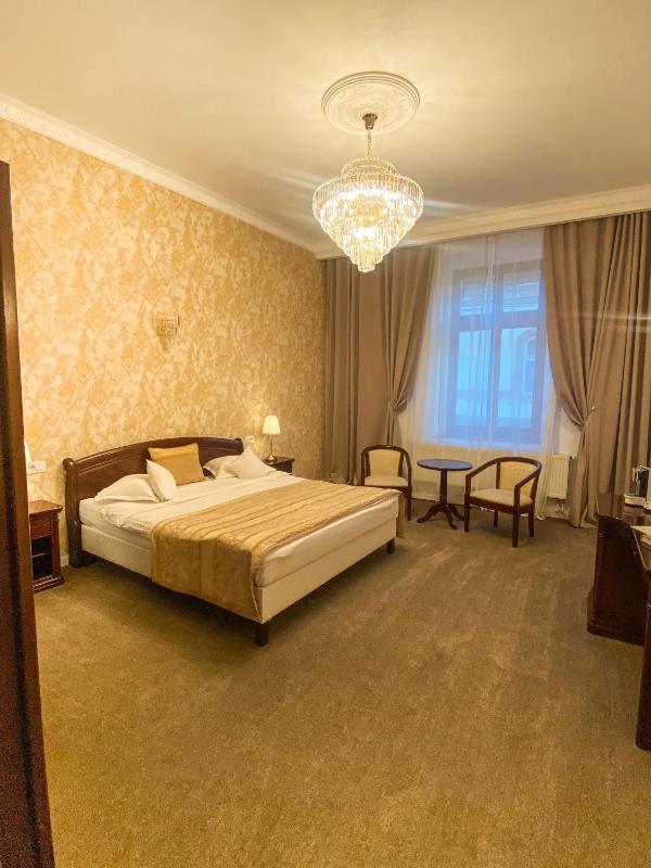 Standard Suite image 1
