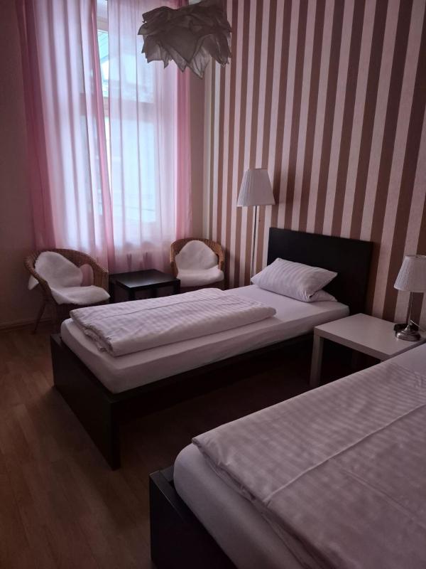 Double Room image 1