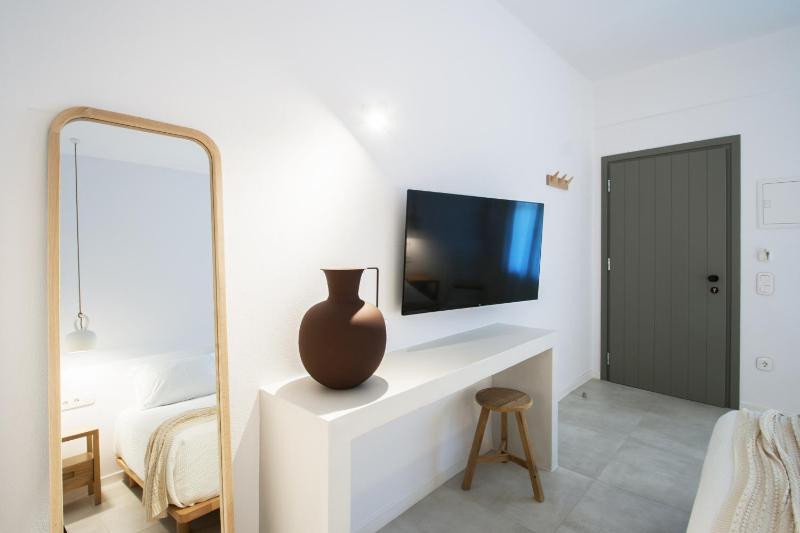 Paris Studios & Apartment - image 34