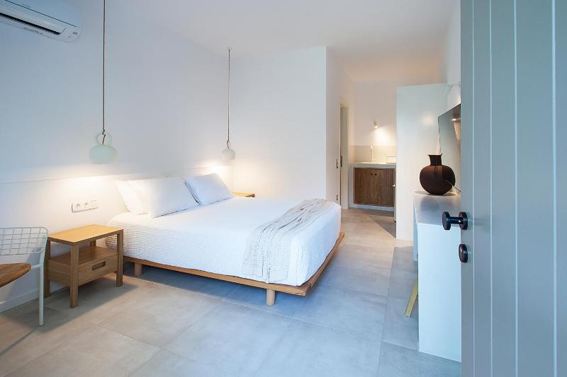 Paris Studios & Apartment - image 33