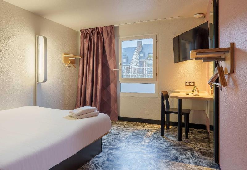 Double Room - Disability Access image 4