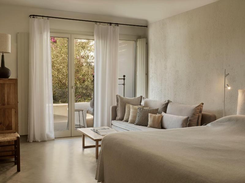 Deluxe Sunset & Sea View Suite image 3