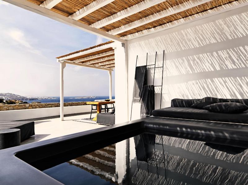 Bohemian Sunset & Sea View Suite with Outdoor Hot Tub image 1