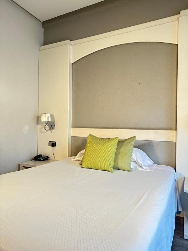 Single Room image 1