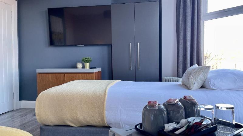 Triple Room with Shower image 3