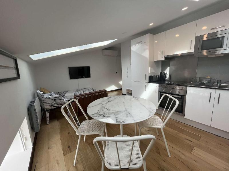 Apartment (4 Adults) image 3