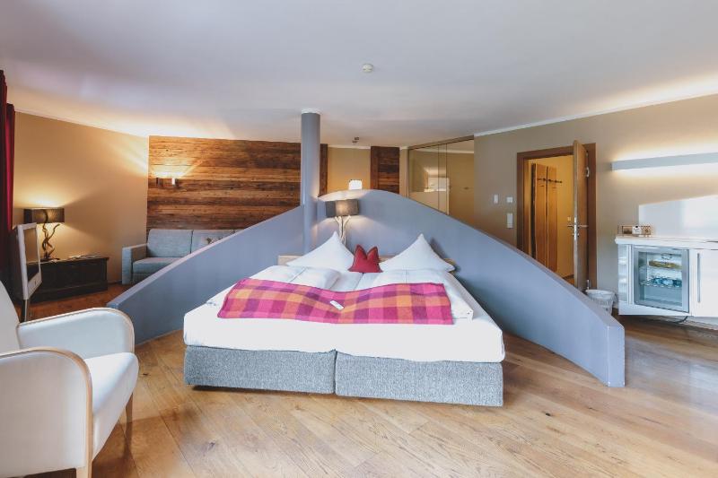Large Double Room with Free Tauern Spa Entry image 1