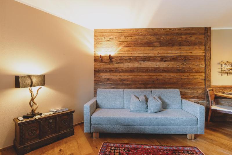 Large Double Room with Free Tauern Spa Entry image 3