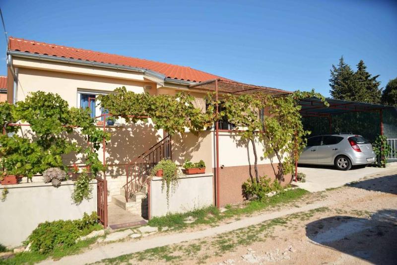 Apartment Pia Murter - image 2