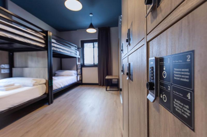Bed in 6-Bed Mixed Dormitory Room image 2
