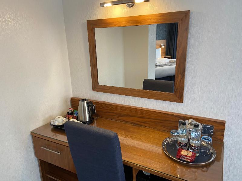 Executive Suite image 3