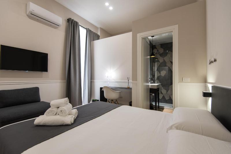Five Boutique Rooms - image 16