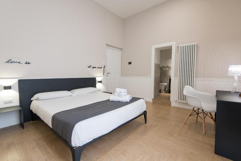 Five Boutique Rooms - image 3
