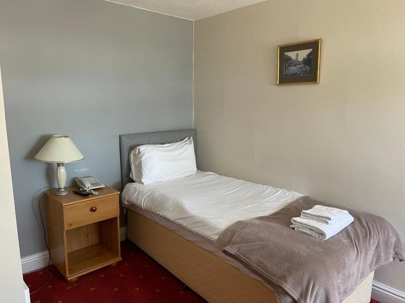Single Room image 3