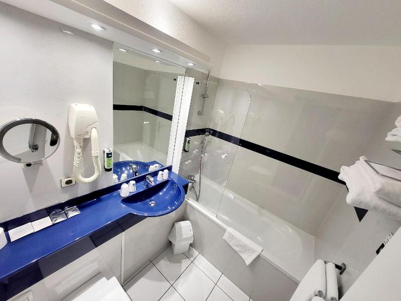 Quadruple Room image 2